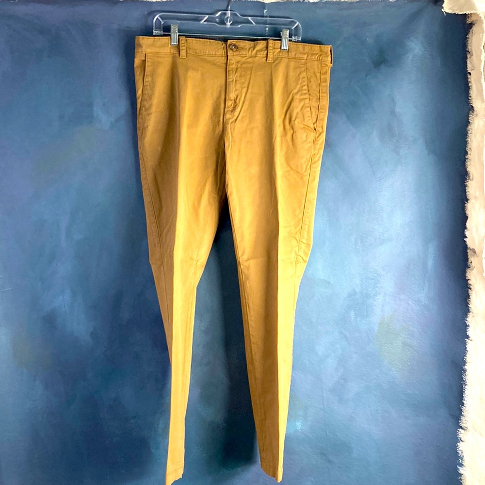 Perry Ellis Very Slim Stretch khakis